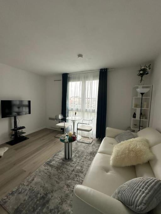 Studio Charmant Et Cosy Apartment Rueil-Malmaison Exterior photo