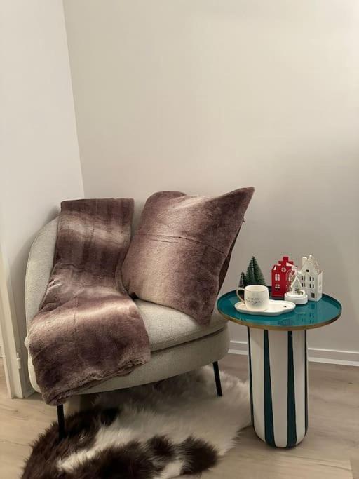 Studio Charmant Et Cosy Apartment Rueil-Malmaison Exterior photo